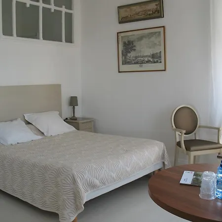 Costeur Solviane Hotel *